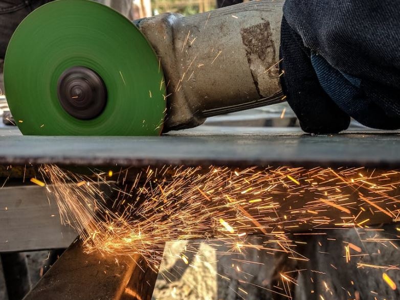 Acciaio: crollano le azioni di US Steel dopo il possibile no della Casa Bianca alla cessione