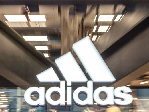 Adidas aumenta le stime degli utili per il 2024