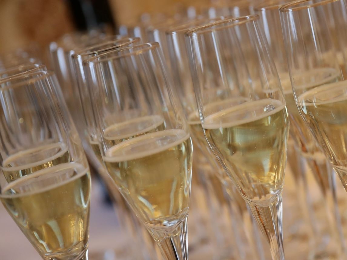 Pernod Ricard cede parte della sua attività vinicola, per concentrarsi sui liquori