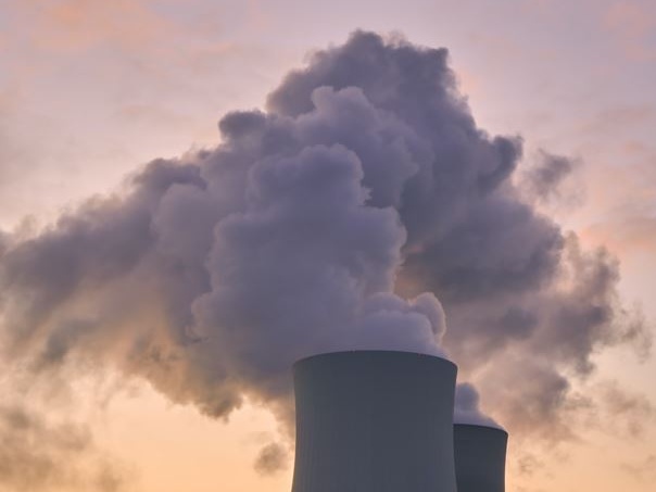 14 grandi banche puntano a finanziare l'energia nucleare