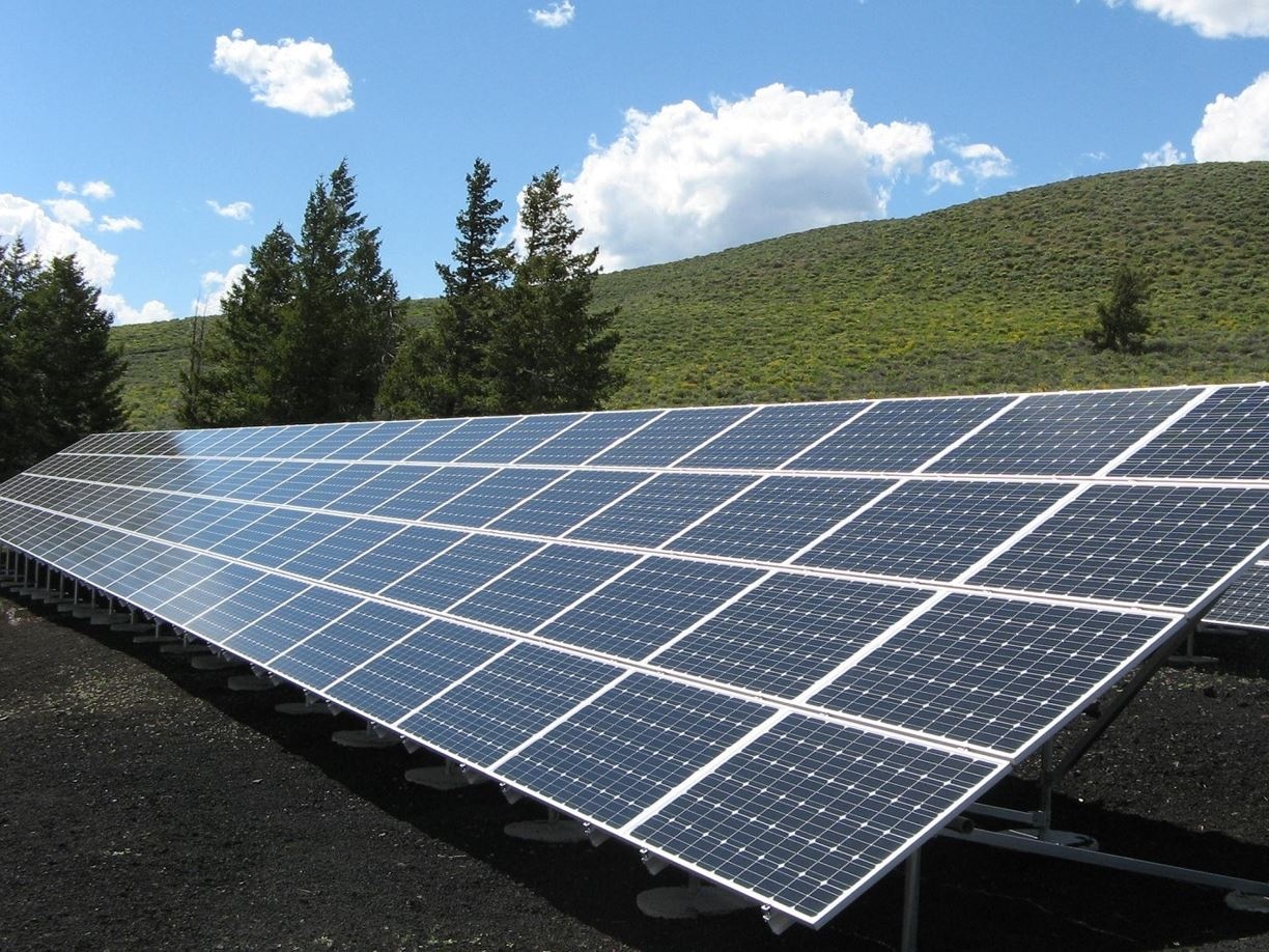 La produzione di energia elettrica d'origine solare supera, temporaneamente, quella da impianti eolici