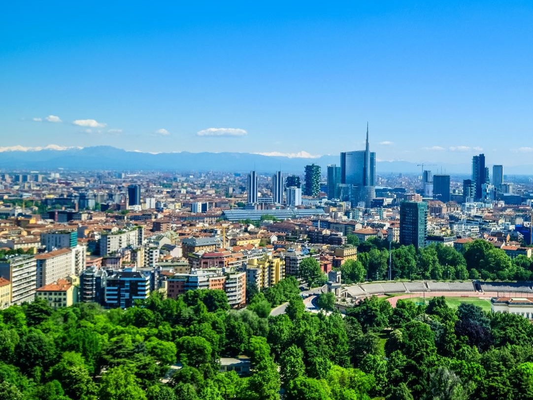 Prezzi delle case su del 2,3% a luglio. Massimo storico a Milano